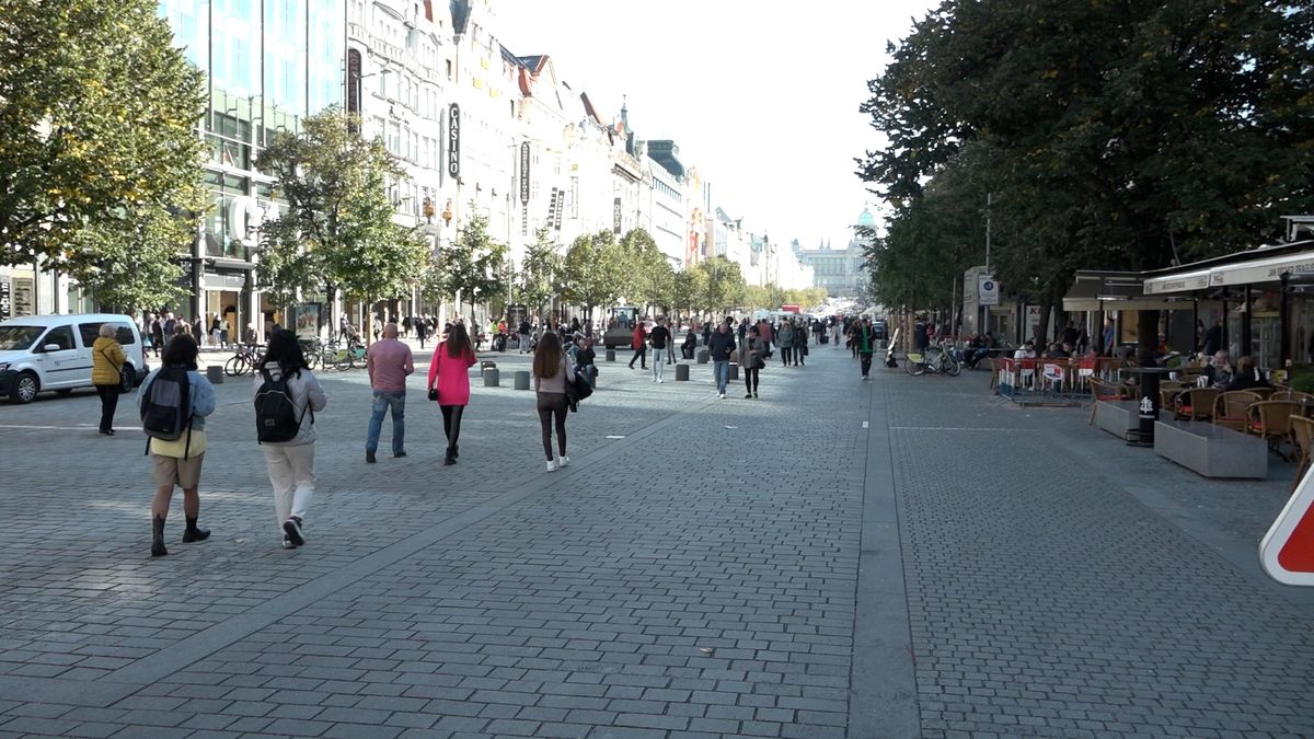 Praha dokončuje revitalizaci spodní části Václavského náměstí, hotova měla být původně již letos na jaře